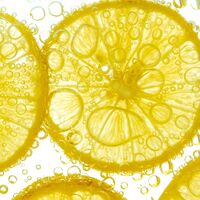 lemon vitamin C in water
